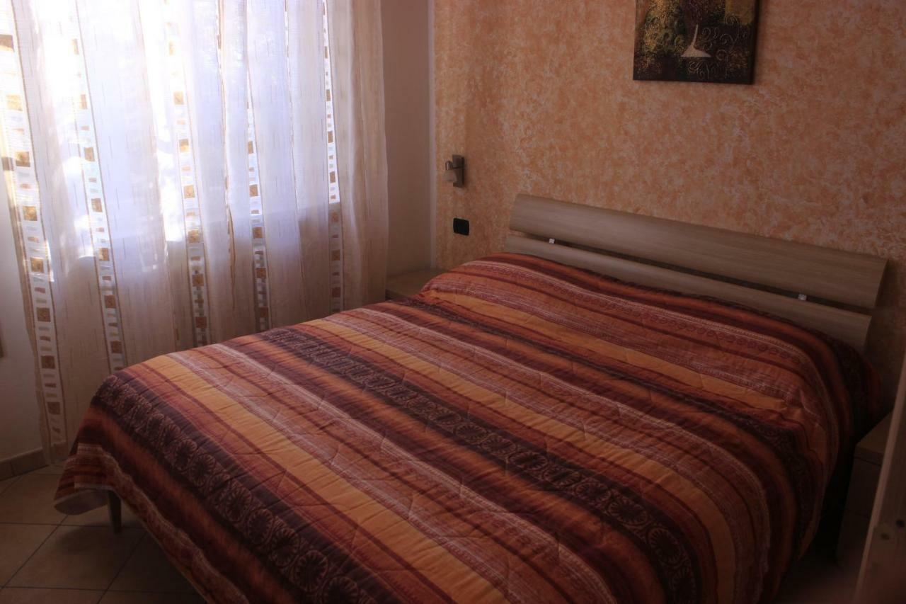 Appartamenti Tasel With Heated Pool Malcesine Exterior foto