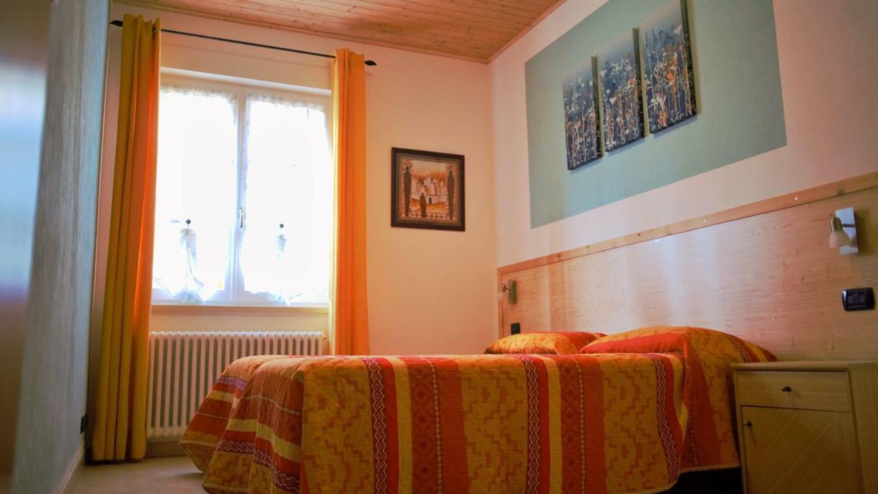 Appartamenti Tasel With Heated Pool Malcesine Exterior foto