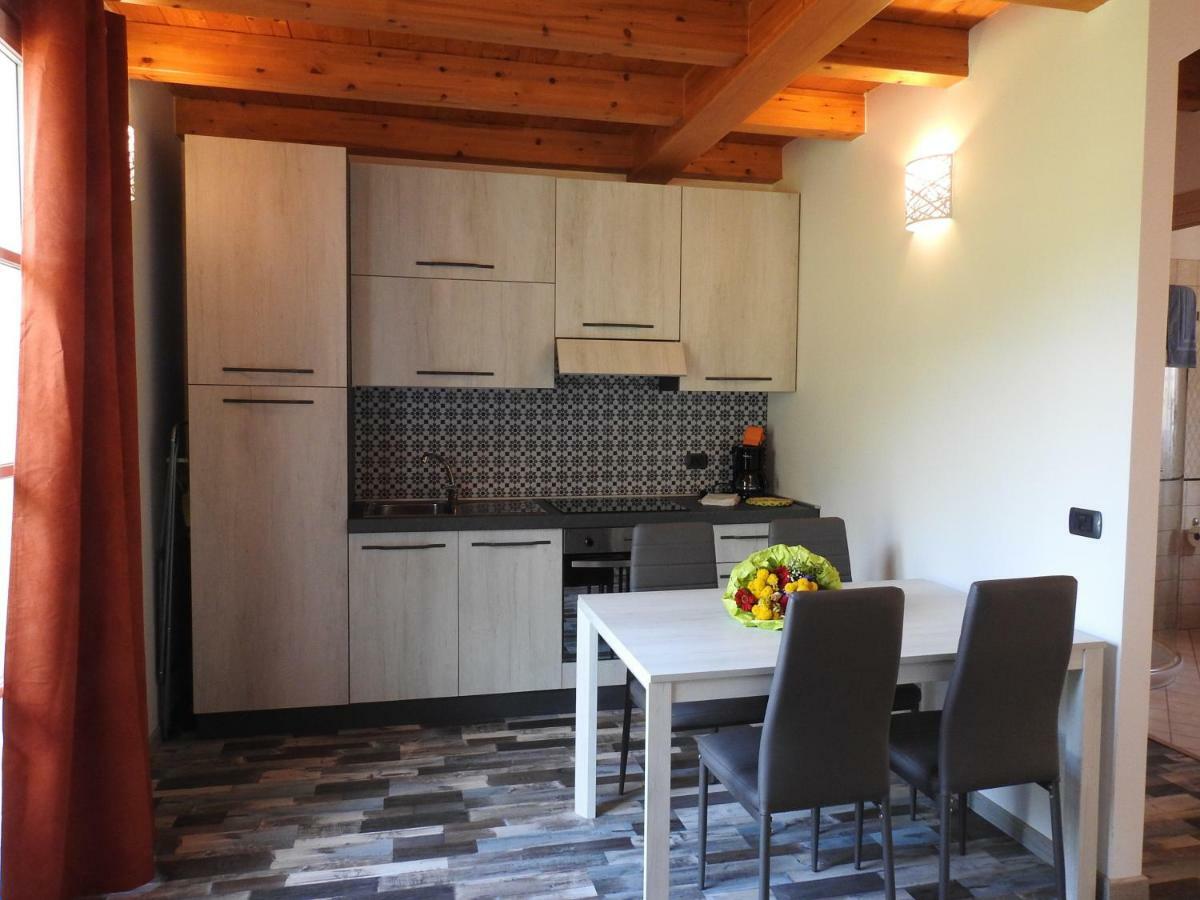 Appartamenti Tasel With Heated Pool Malcesine Exterior foto