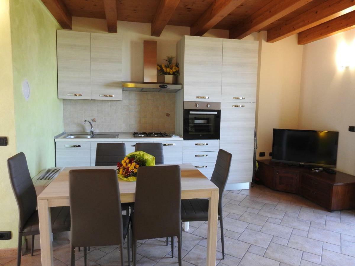 Appartamenti Tasel With Heated Pool Malcesine Exterior foto